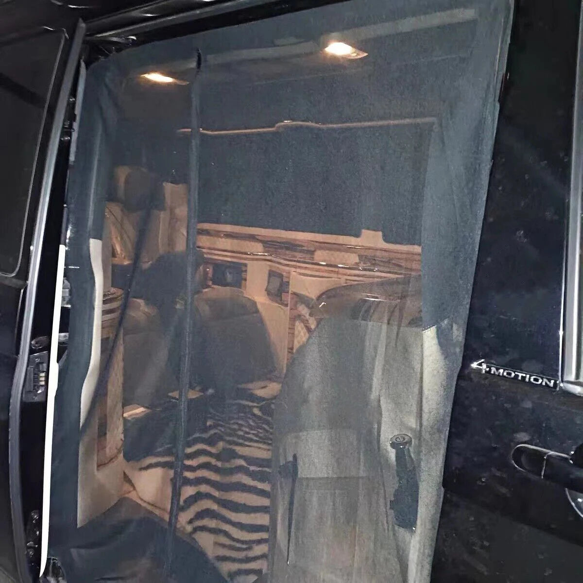 Magnetisches Moskitonetz für VW T5 T6 – SwissGlanzGarage Ansicht 6