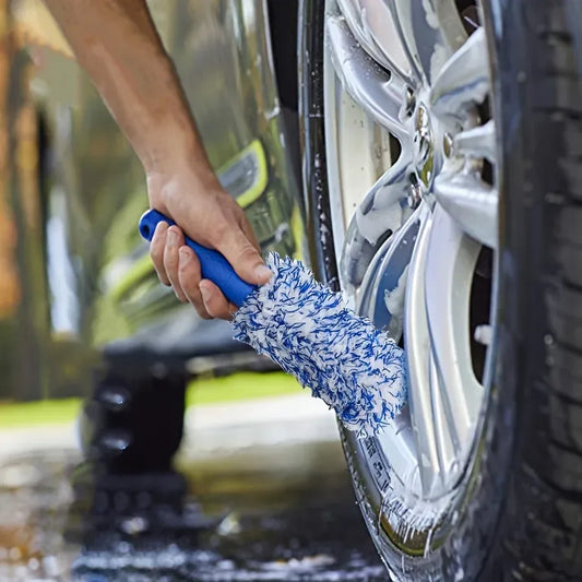Bürste für Reifen & Felgen – SwissGlanzGarage Autopflege Schweiz