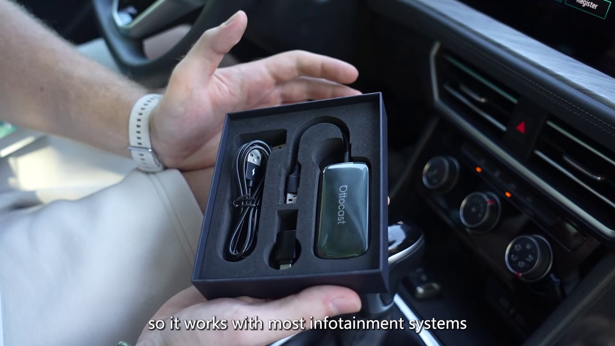 Ottocast Play2Video Ultra Kabellos CarPlay Adapter