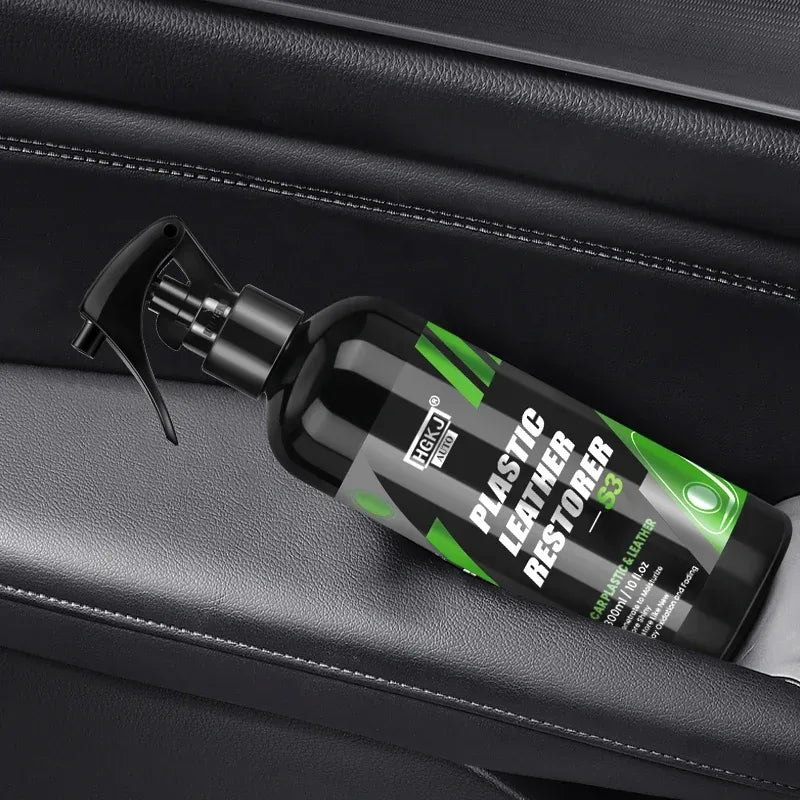 Kunststoff- & Leder-Auffrischer Spray – in Leder-Optik – SwissGlanzGarage Autopflege Schweiz