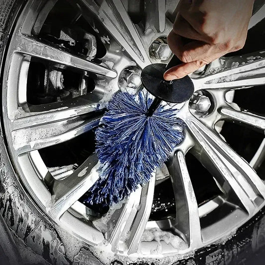 Felgenbürste mit langem Griff – SwissGlanzGarage Autopflege Schweiz