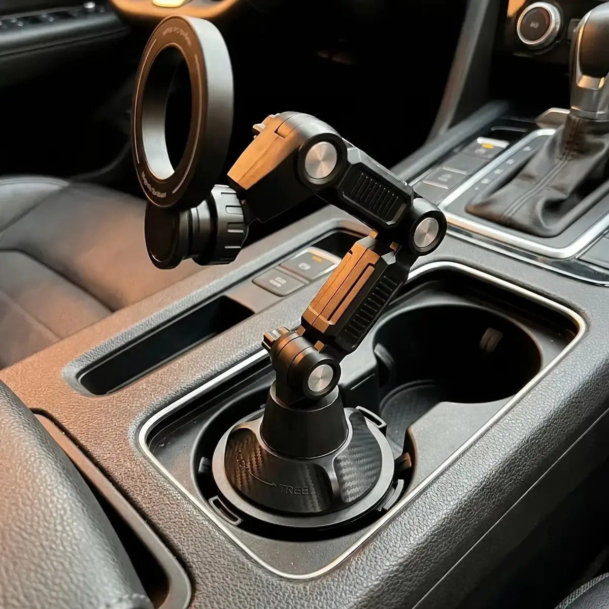 Auto-Handyhalterung mit super starkem Halt – SwissGlanzGarage Autopflege Schweiz
