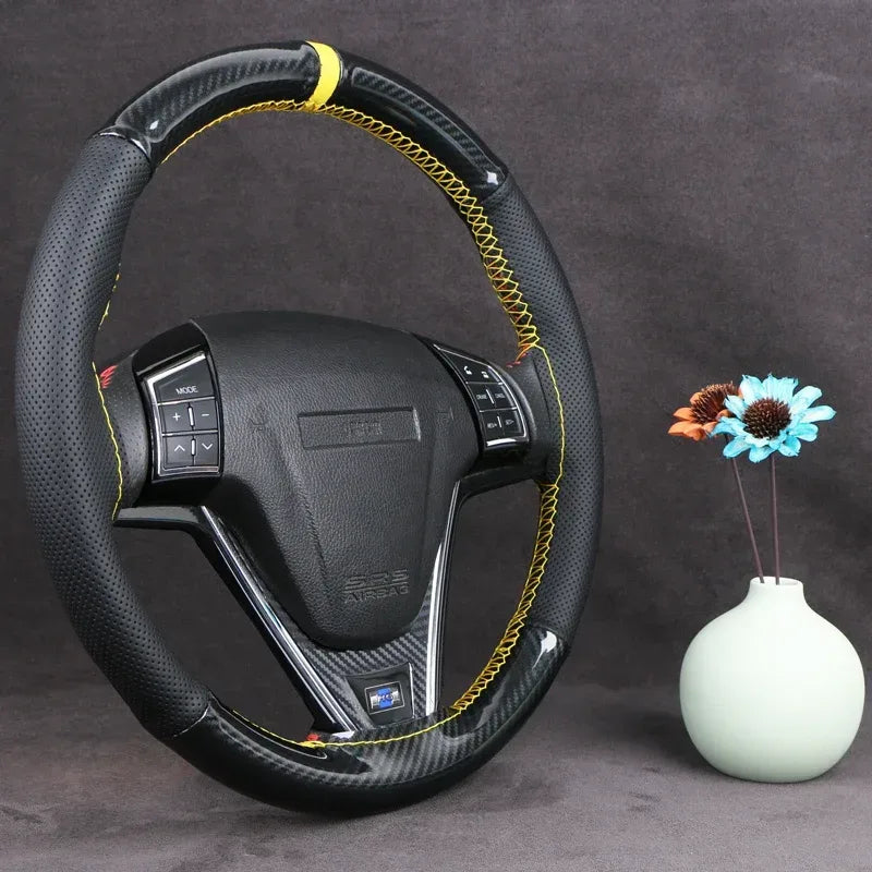 Lenkradbezug Carbonfaser handgenäht – SwissGlanzGarage Autopflege Schweiz