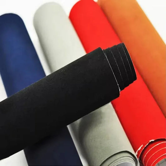 Premium Velours-Folie 50x200cm Schwarz Rot – SwissGlanzGarage Autopflege Schweiz