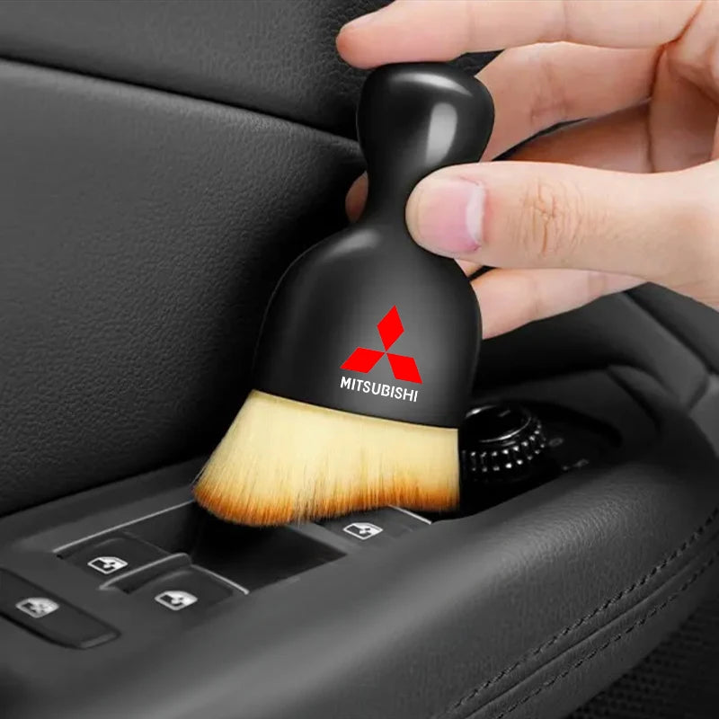Mitsubishi Auto-Innenreinigungswerkzeug – weiche Bürste