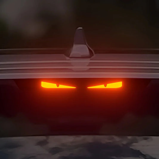 Monster Augen Auto Rücklicht Aufkleber Carbon Look – SwissGlanzGarage Ansicht 4