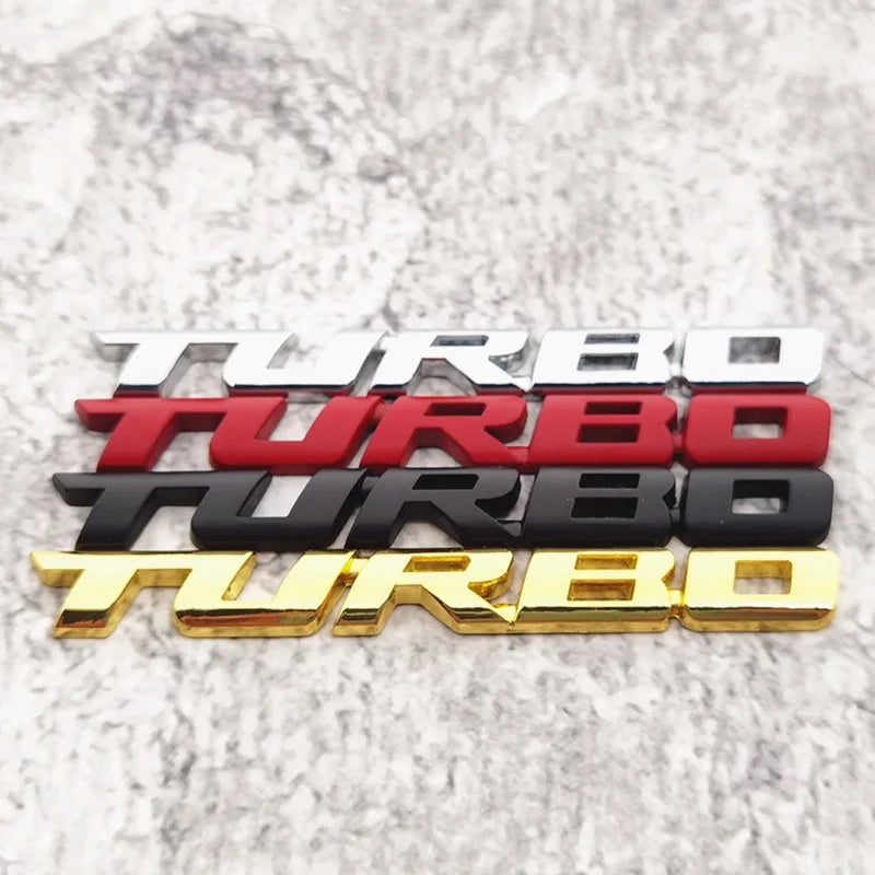 3D Turbo Emblem in Schwarz, Rot, Silber – SwissGlanzGarage Ansicht 2