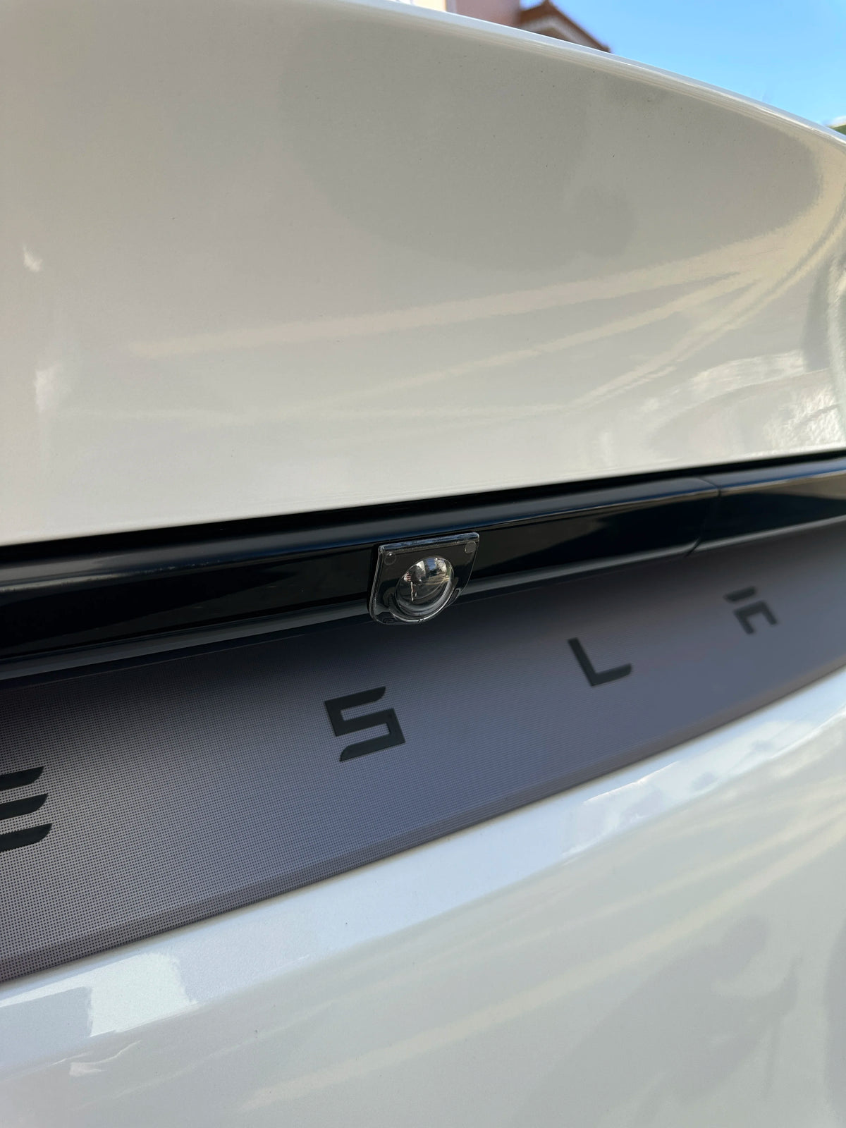 Anti-Kratzer Kamera-Linsen Schutzabdeckung Tesla Model Y – SwissGlanzGarage Ansicht 2