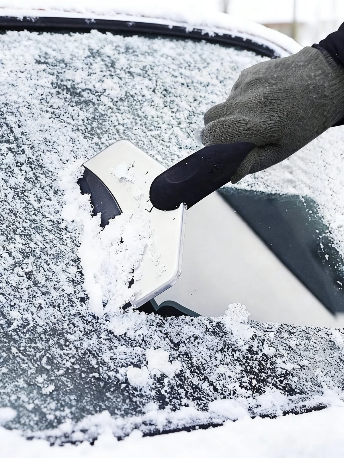 Eiskratzer für Autoscheiben – SwissGlanzGarage Ansicht 2