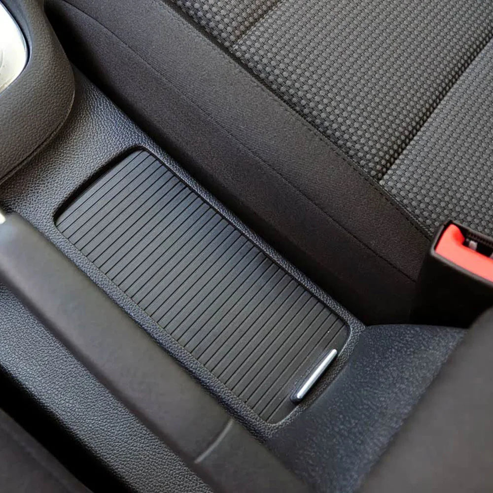 VW Mittelkonsolen-Abdeckung Becherhalter – SwissGlanzGarage Ansicht 2