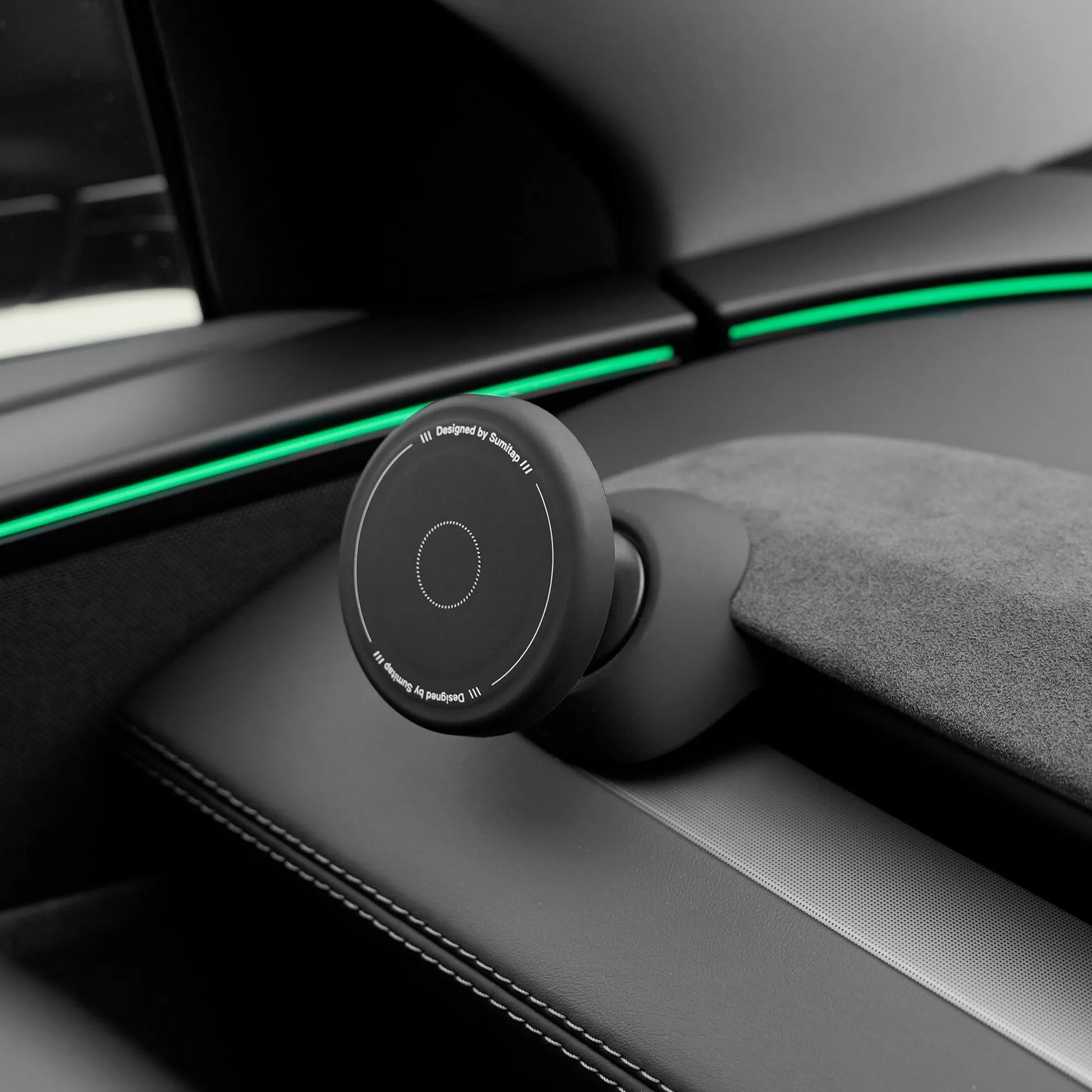 Silicone Magnetischer Handyhalter Tesla Model 3/Y – SwissGlanzGarage Ansicht 2