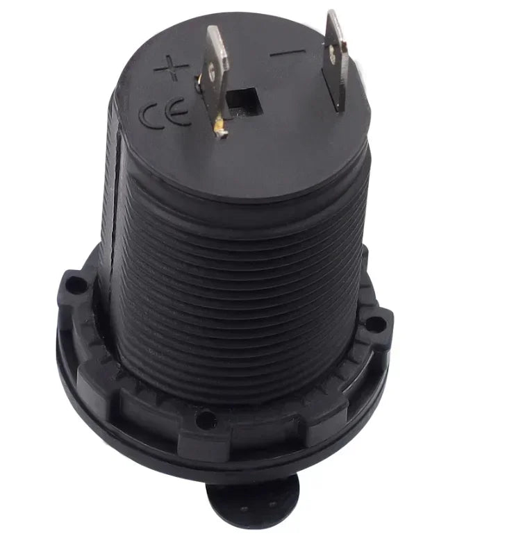 12V Wasserdichter Zigarettenanzünder Steckdose – SwissGlanzGarage Ansicht 3