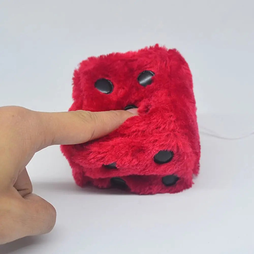 Fuzzy Velvet Rückspiegel-Dekoration Würfel-Set – SwissGlanzGarage Ansicht 4
