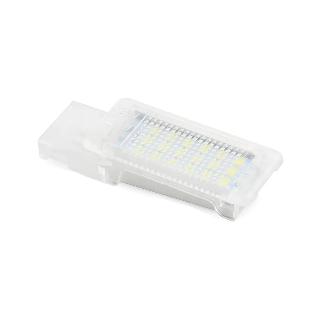 LED Innenraum Fussraumbeleuchtung VW Golf 5/6/7 Polo – SwissGlanzGarage Ansicht 4