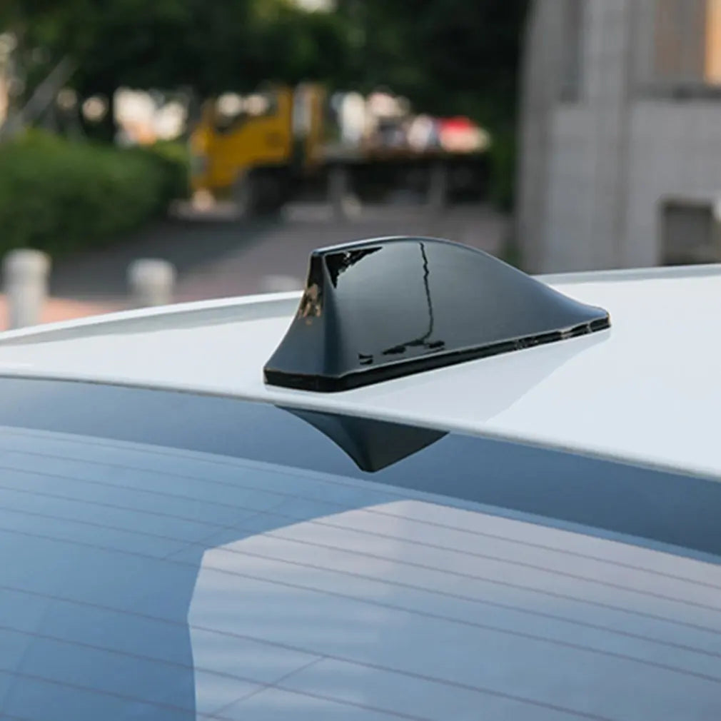 Universal Haifischflossen Antenne Schwarz – SwissGlanzGarage Ansicht 4