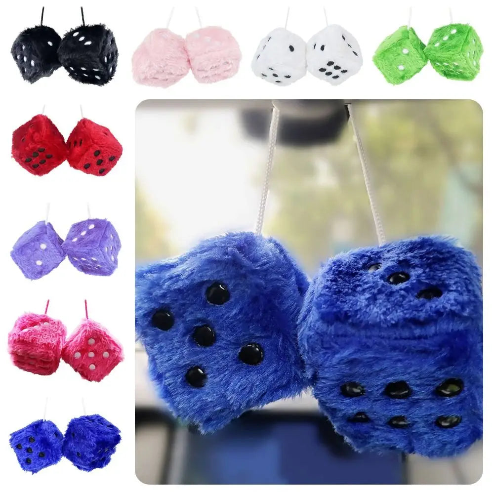Fuzzy Velvet Rückspiegel-Dekoration Würfel-Set – SwissGlanzGarage Ansicht 3