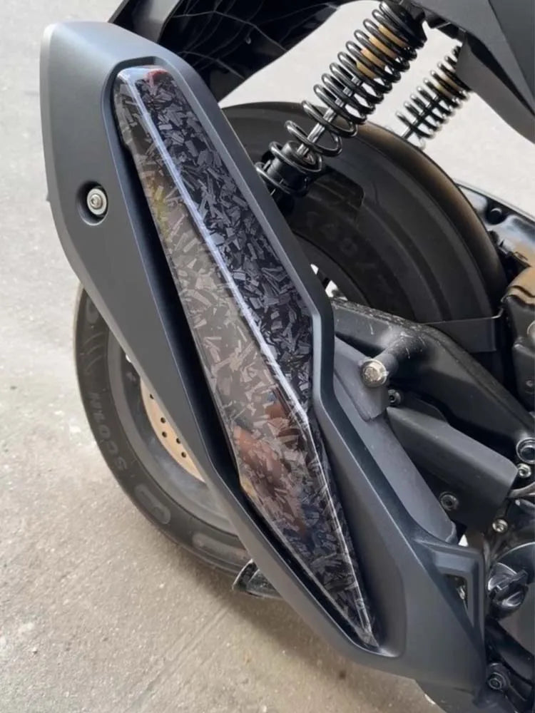 Glänzendes Schwarz Carbon-Folie – SwissGlanzGarage Ansicht 2