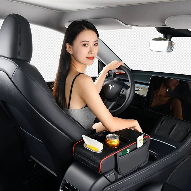Aufbewahrungsbox für die Armlehne im Auto