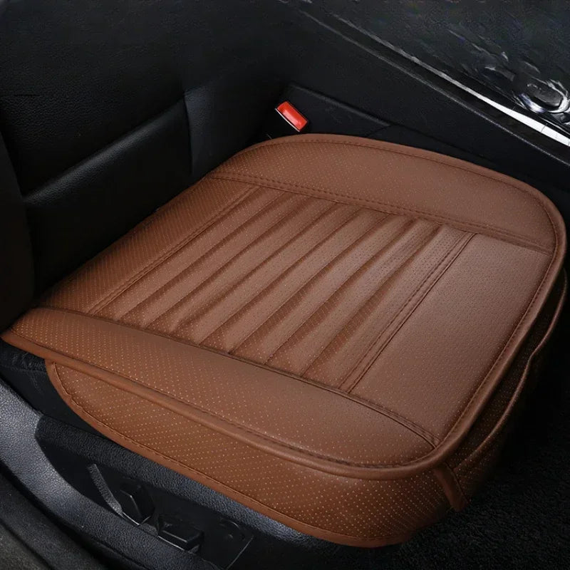 Universeller Auto-Sitzbezug aus PU-Leder – SwissGlanzGarage Ansicht 4