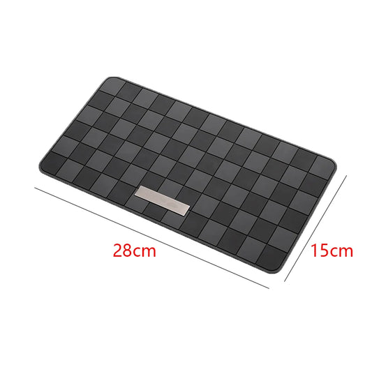 Anti-Rutsch-Matte 28x15cm für Auto-Innenraum – SwissGlanzGarage Ansicht 2
