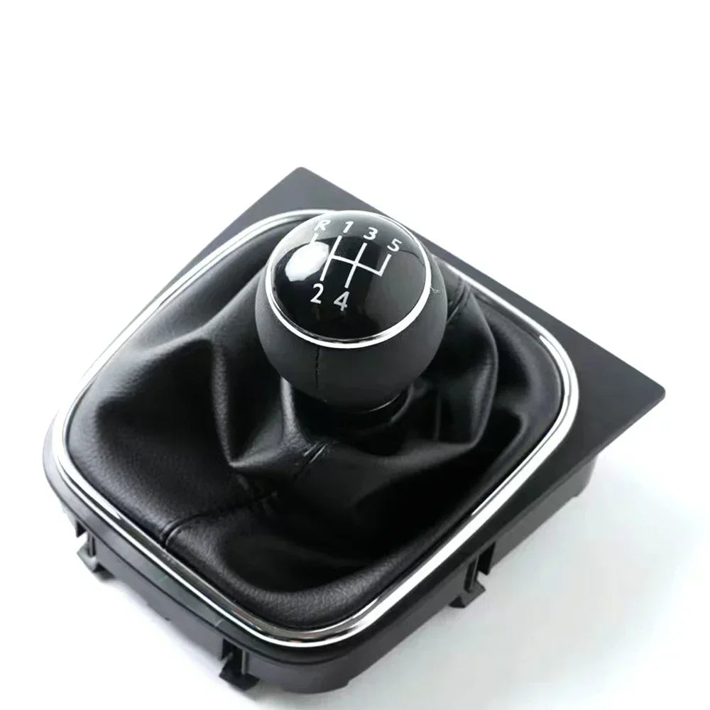 Schaltknauf mit Lederbezug für VW Golf 5/6 – SwissGlanzGarage Ansicht 3