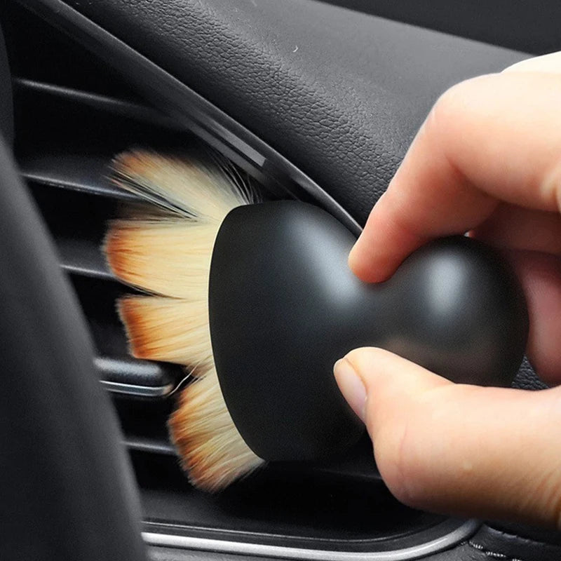 Auto-Innenraum Bürste – SwissGlanzGarage Ansicht 5