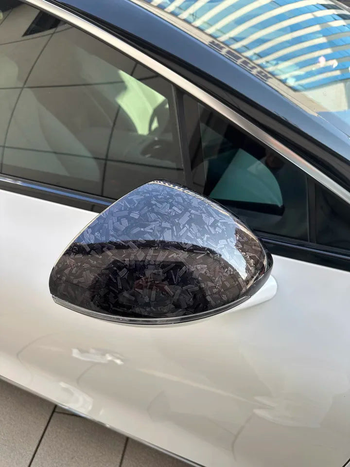 Glänzendes Schwarz Carbon-Folie – SwissGlanzGarage Ansicht 5