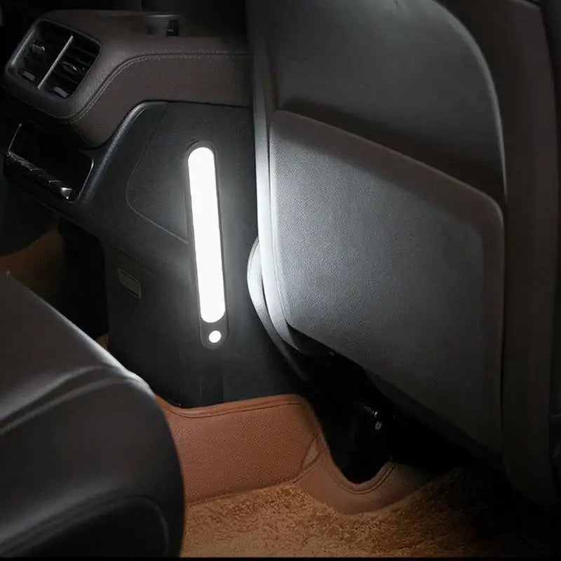 Kofferraum-Beleuchtung Auto Lampe USB – SwissGlanzGarage Ansicht 3