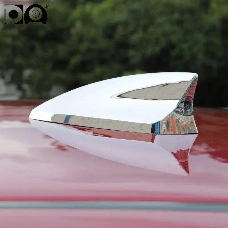 5D Haifischflossen-Antenne für Nissan Qashqai – SwissGlanzGarage Ansicht 4