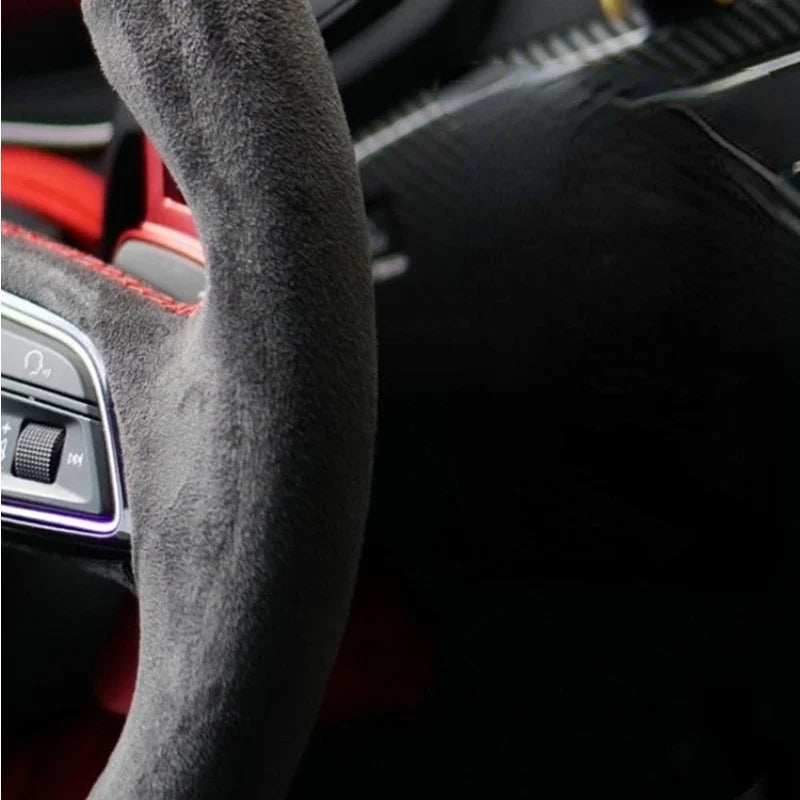 Lenkradbezug aus schwarzem Carbonfaser-Suede – SwissGlanzGarage Ansicht 6