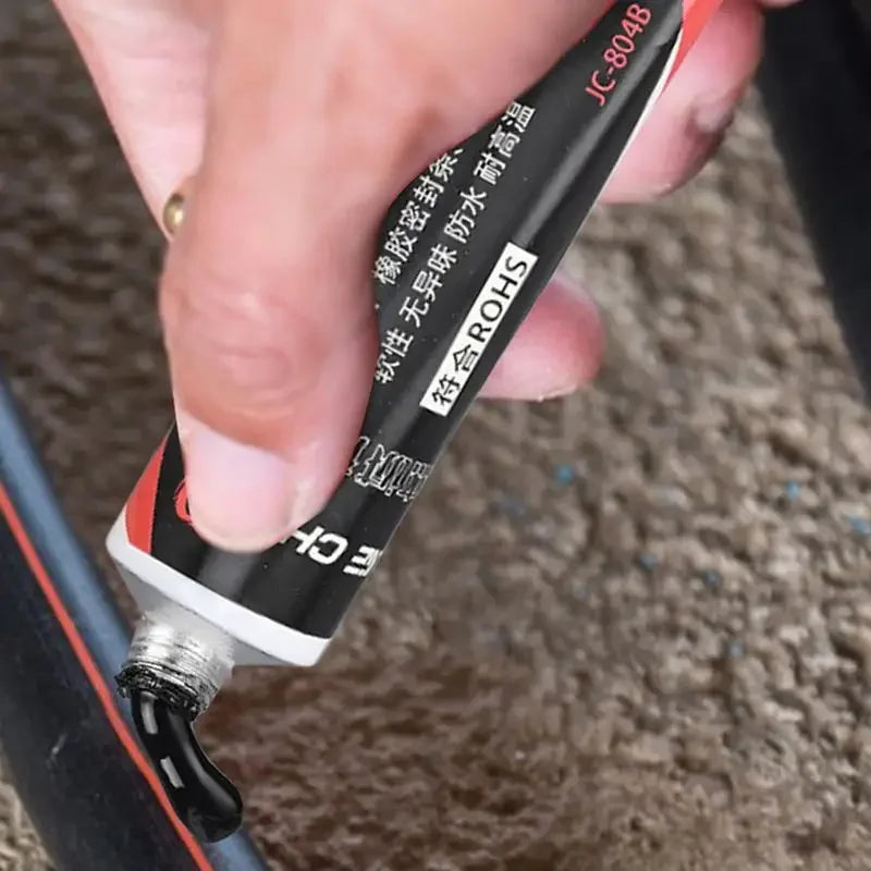 50ML Spezialkleber für Auto-Dichtungen – SwissGlanzGarage Ansicht 2