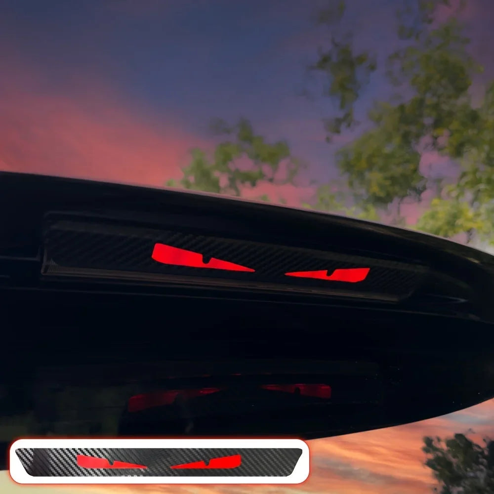 Monster Augen Auto Rücklicht Aufkleber Carbon Look – SwissGlanzGarage Ansicht 3