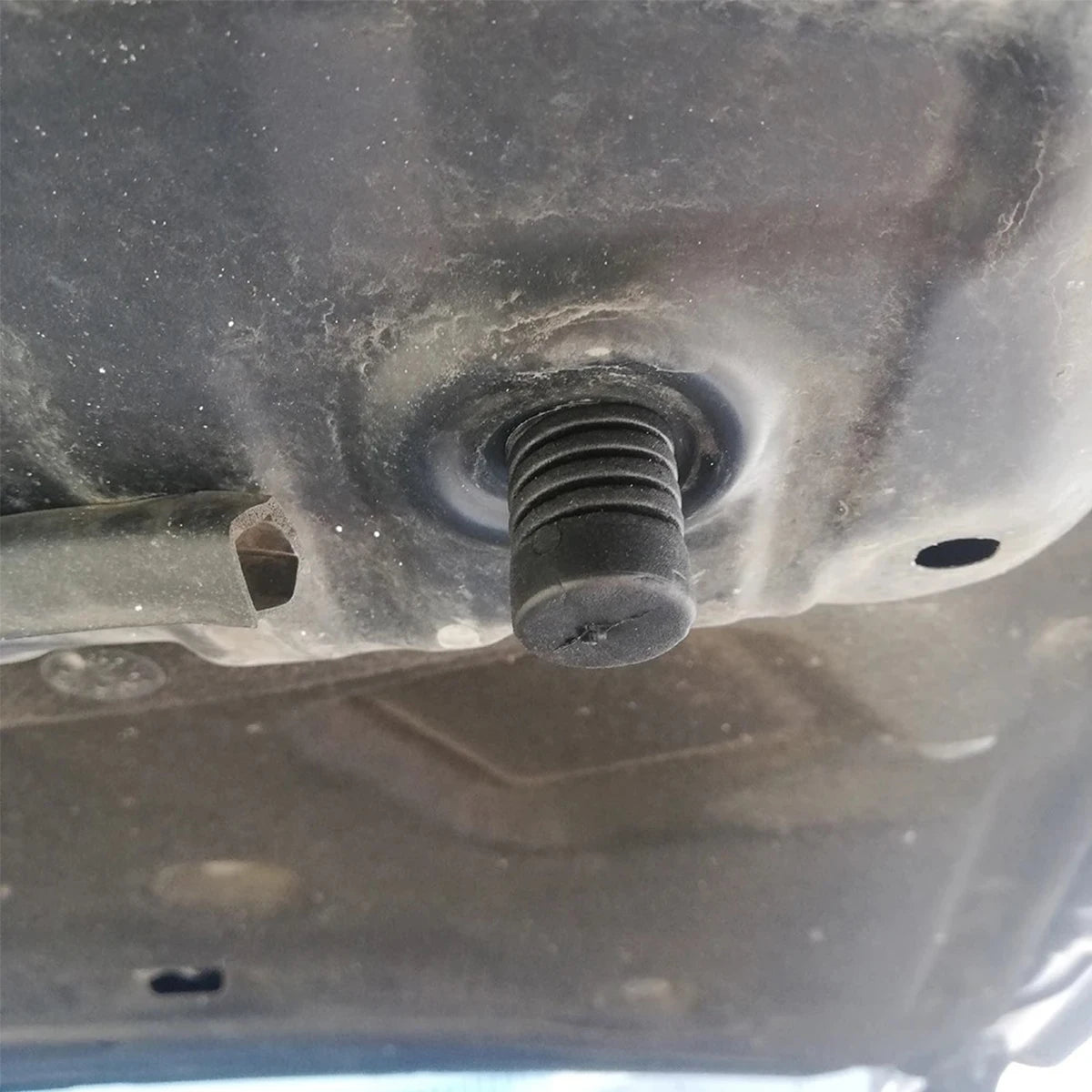 Universal Gummi-Puffer für Motorhaube und Kofferraum – SwissGlanzGarage Ansicht 6