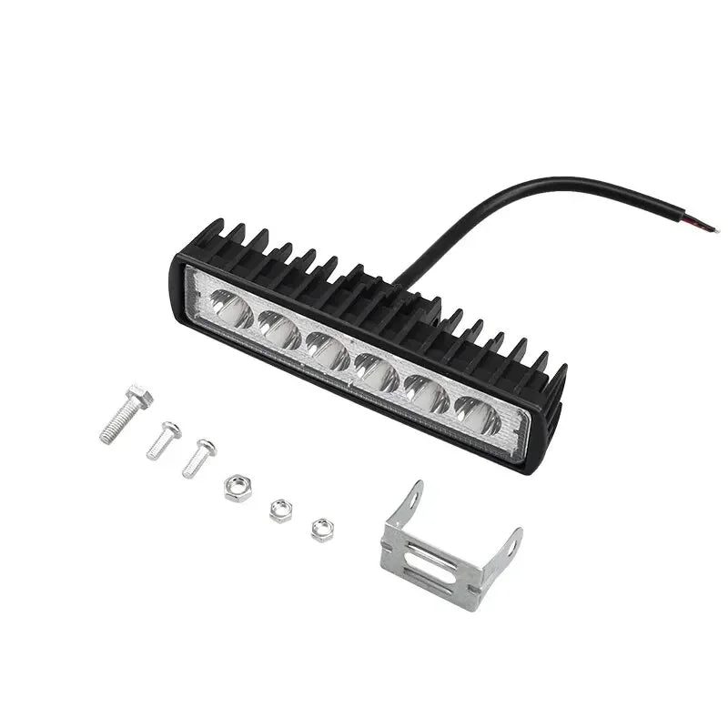 18W 6 LED Arbeitslicht Offroad Auto-Spotlight – SwissGlanzGarage Ansicht 3