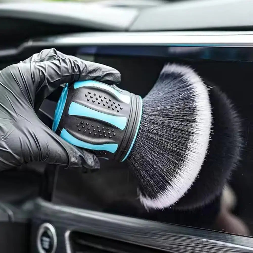 Detailing-Bürste mit ergonomischem Griff – SwissGlanzGarage Ansicht 3