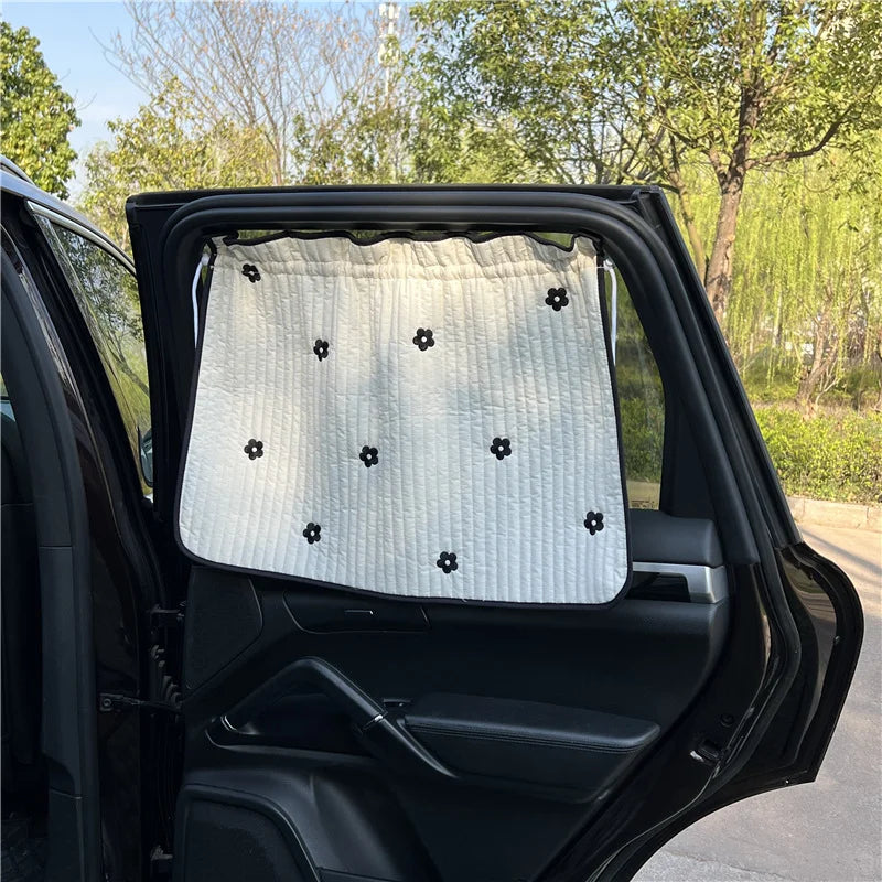Niedlicher Auto-Sonnenschutz mit Bären-Stickerei – SwissGlanzGarage Ansicht 4