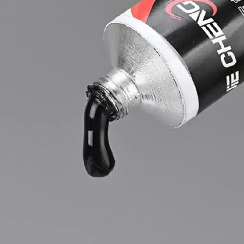 50ML Spezialkleber für Auto-Dichtungen – SwissGlanzGarage Ansicht 5