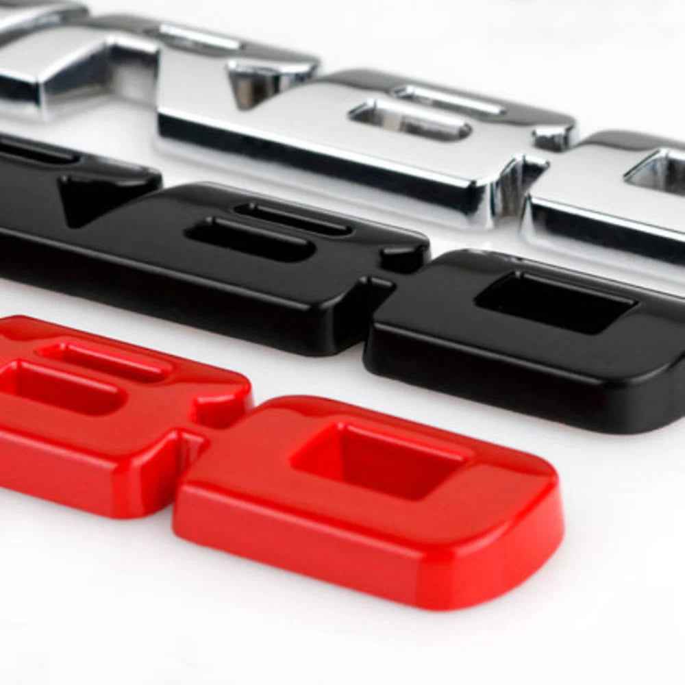 3D Turbo Emblem in Schwarz, Rot, Silber – SwissGlanzGarage Ansicht 3