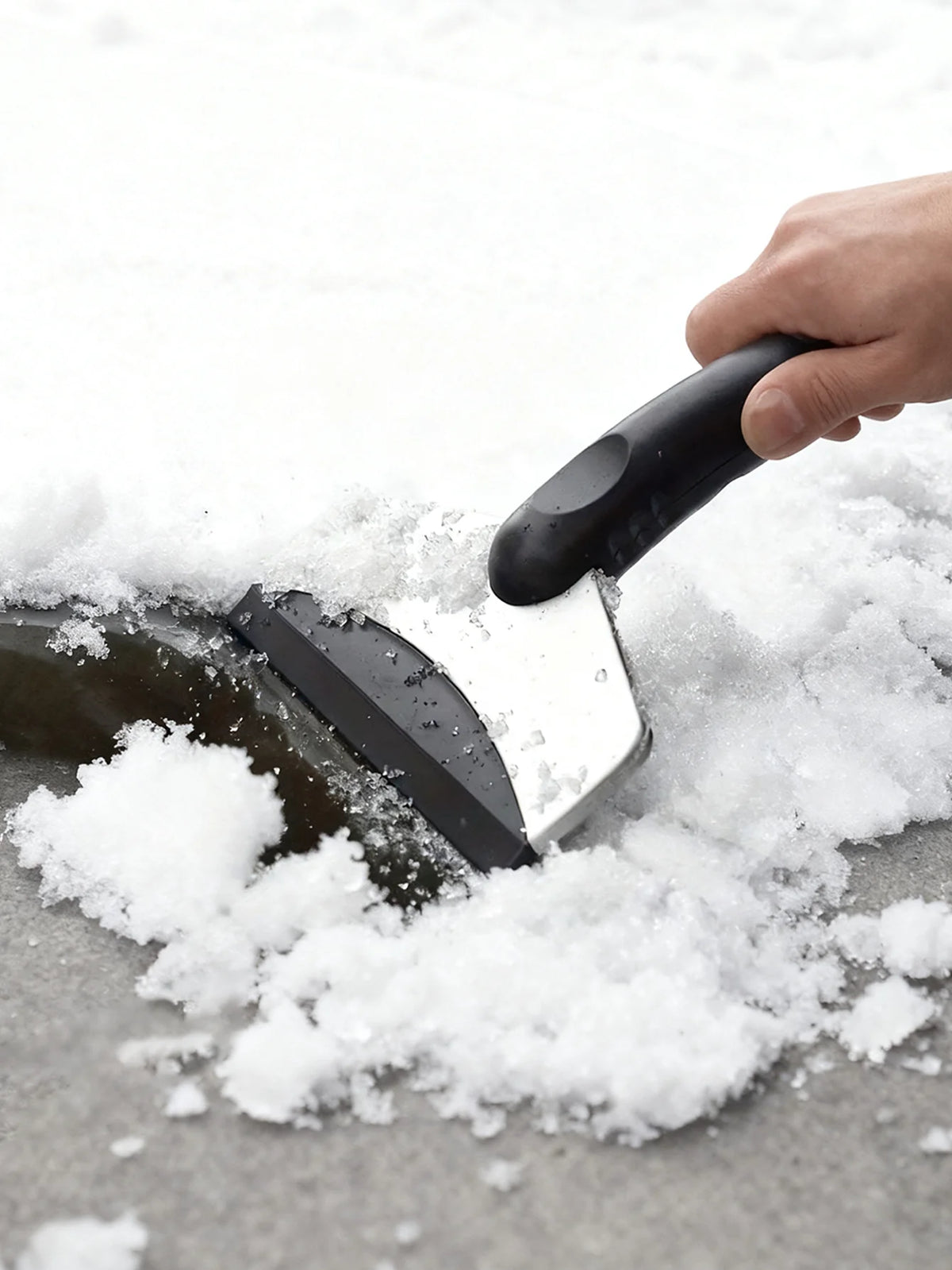 Eiskratzer für Autoscheiben – SwissGlanzGarage Ansicht 3