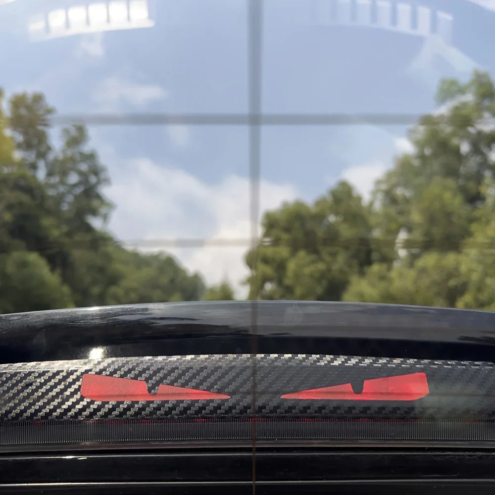 Monster Augen Auto Rücklicht Aufkleber Carbon Look – SwissGlanzGarage Ansicht 2