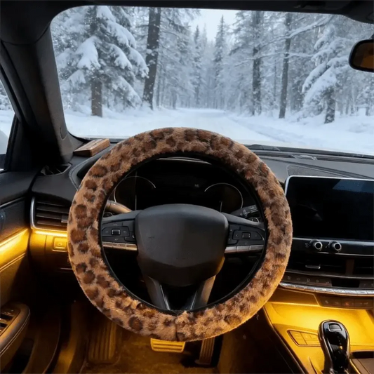 Lenkradbezug Leopardenmuster – SwissGlanzGarage Autopflege Schweiz