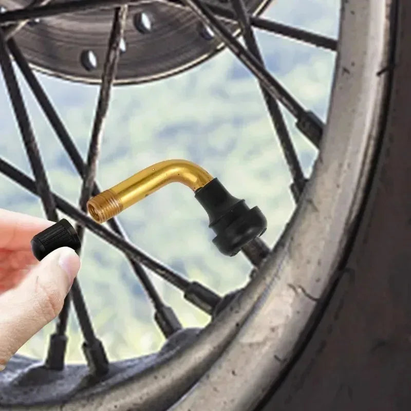 Alu-Ventil mit Kappe für Motorradreifen – SwissGlanzGarage Autopflege Schweiz