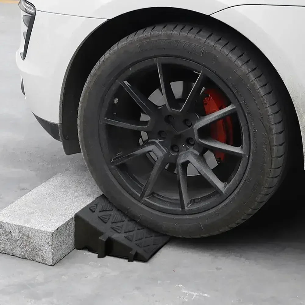 Fahrzeug-Rampe Anti-Rutsch – SwissGlanzGarage Autopflege Schweiz
