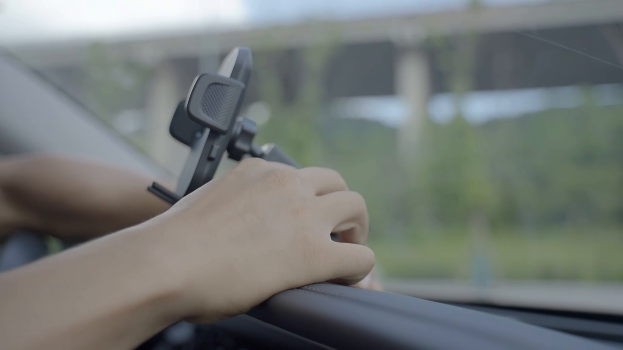Handyhalterung Auto mit Einhand-Bedienung TOPK